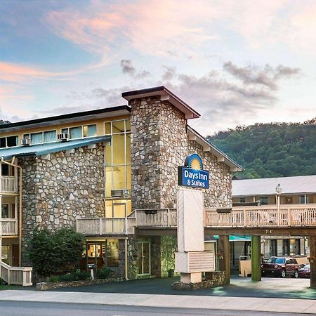 Days Inn & Suites By Wyndham Downtown Gatlinburg Parkway מראה חיצוני תמונה