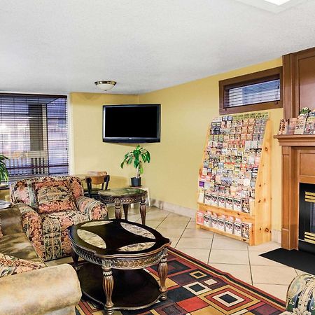 Days Inn & Suites By Wyndham Downtown Gatlinburg Parkway מראה חיצוני תמונה