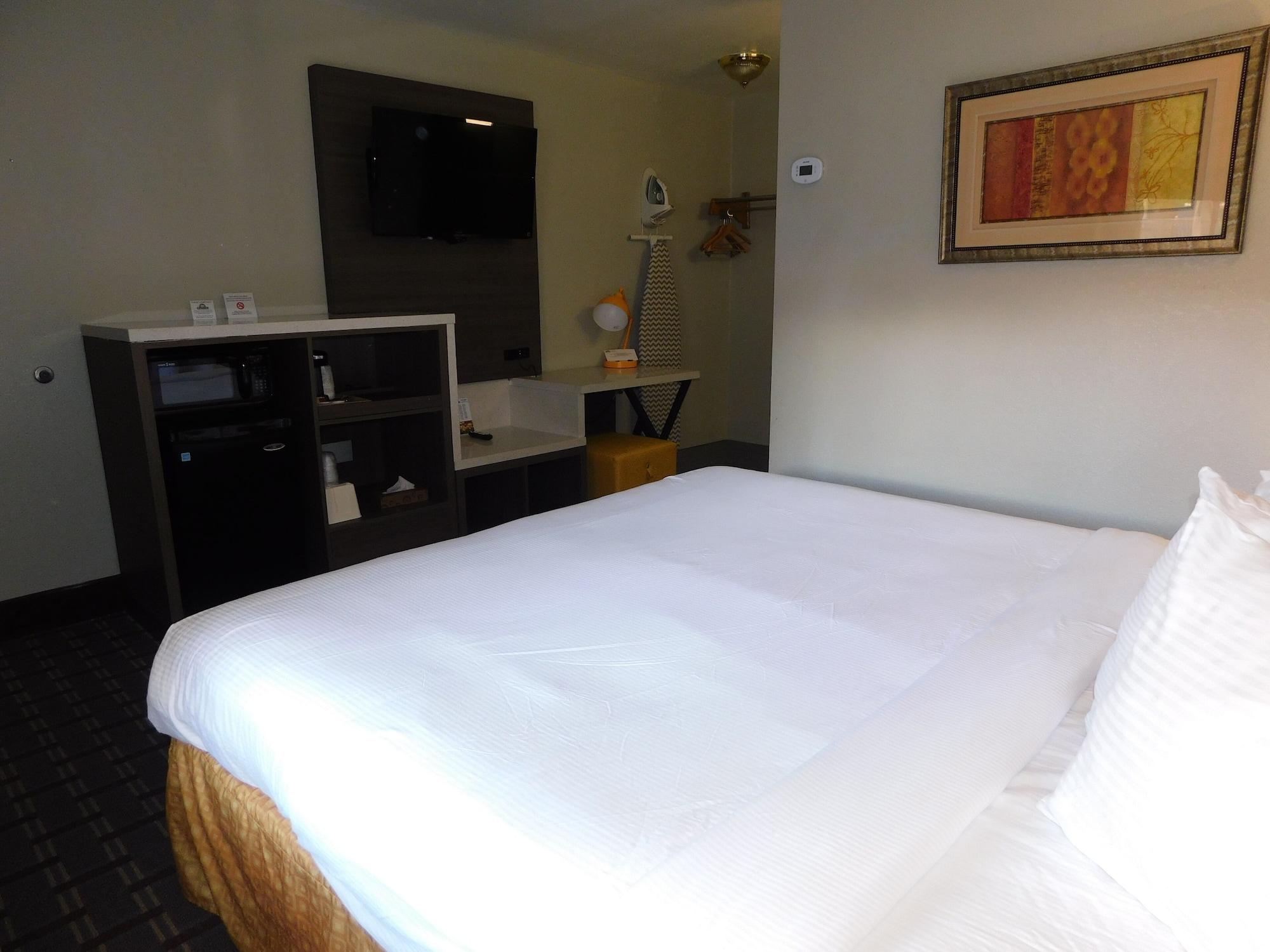 Days Inn & Suites By Wyndham Downtown Gatlinburg Parkway מראה חיצוני תמונה