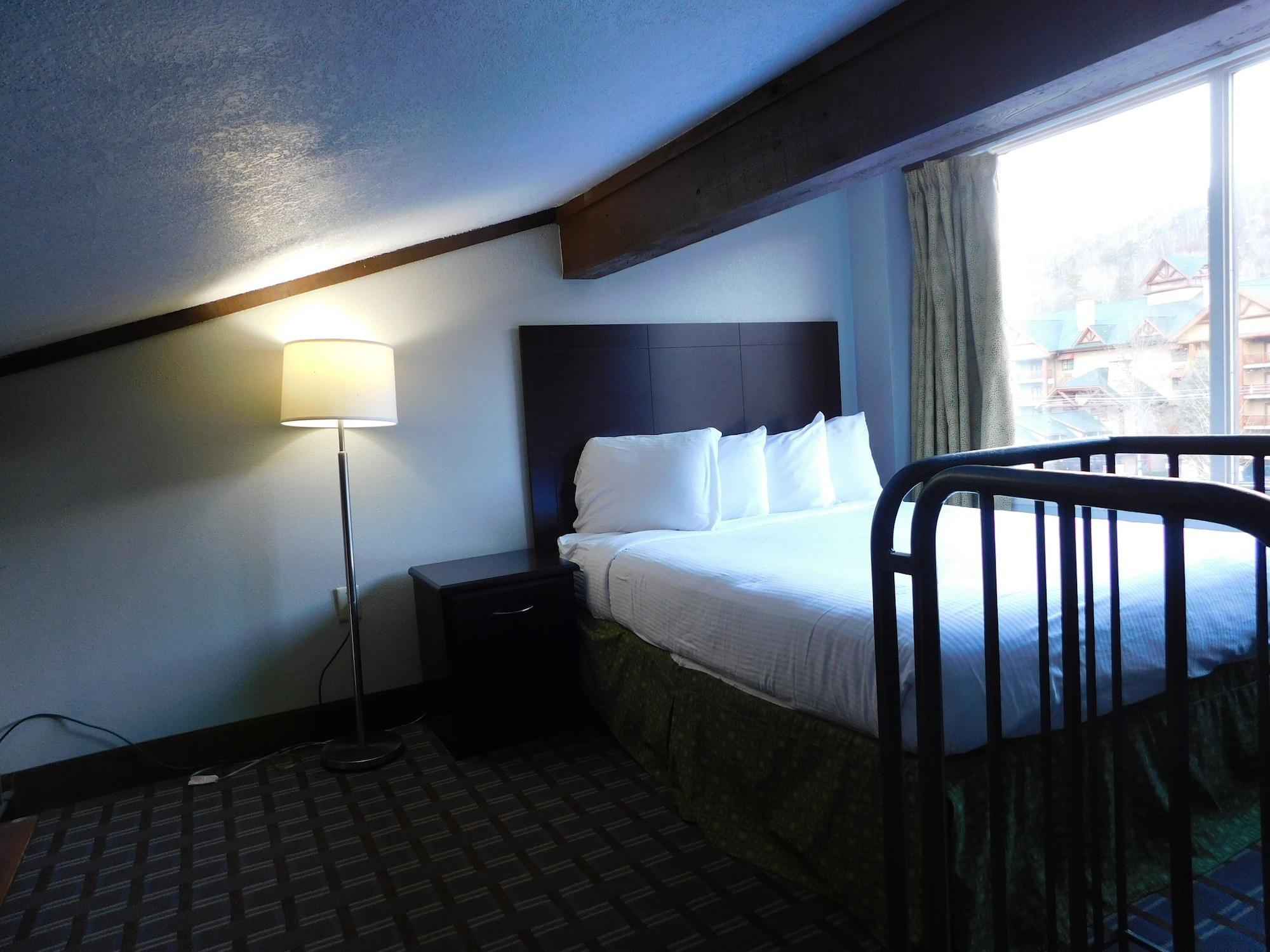 Days Inn & Suites By Wyndham Downtown Gatlinburg Parkway מראה חיצוני תמונה