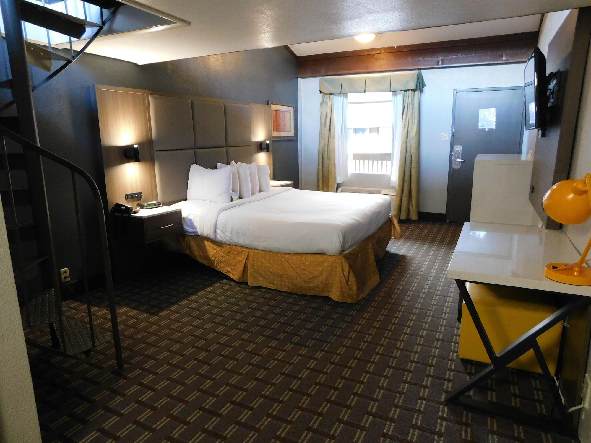 Days Inn & Suites By Wyndham Downtown Gatlinburg Parkway מראה חיצוני תמונה