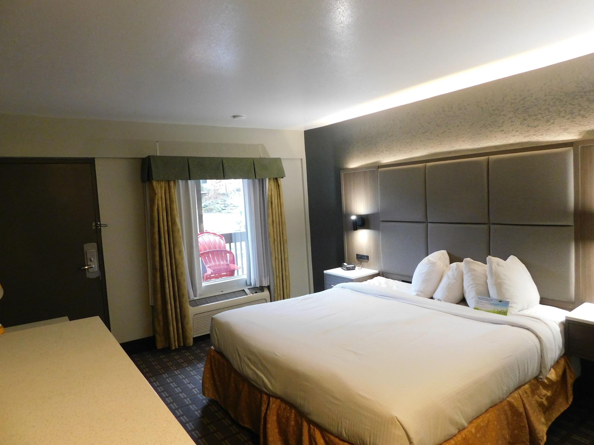Days Inn & Suites By Wyndham Downtown Gatlinburg Parkway מראה חיצוני תמונה