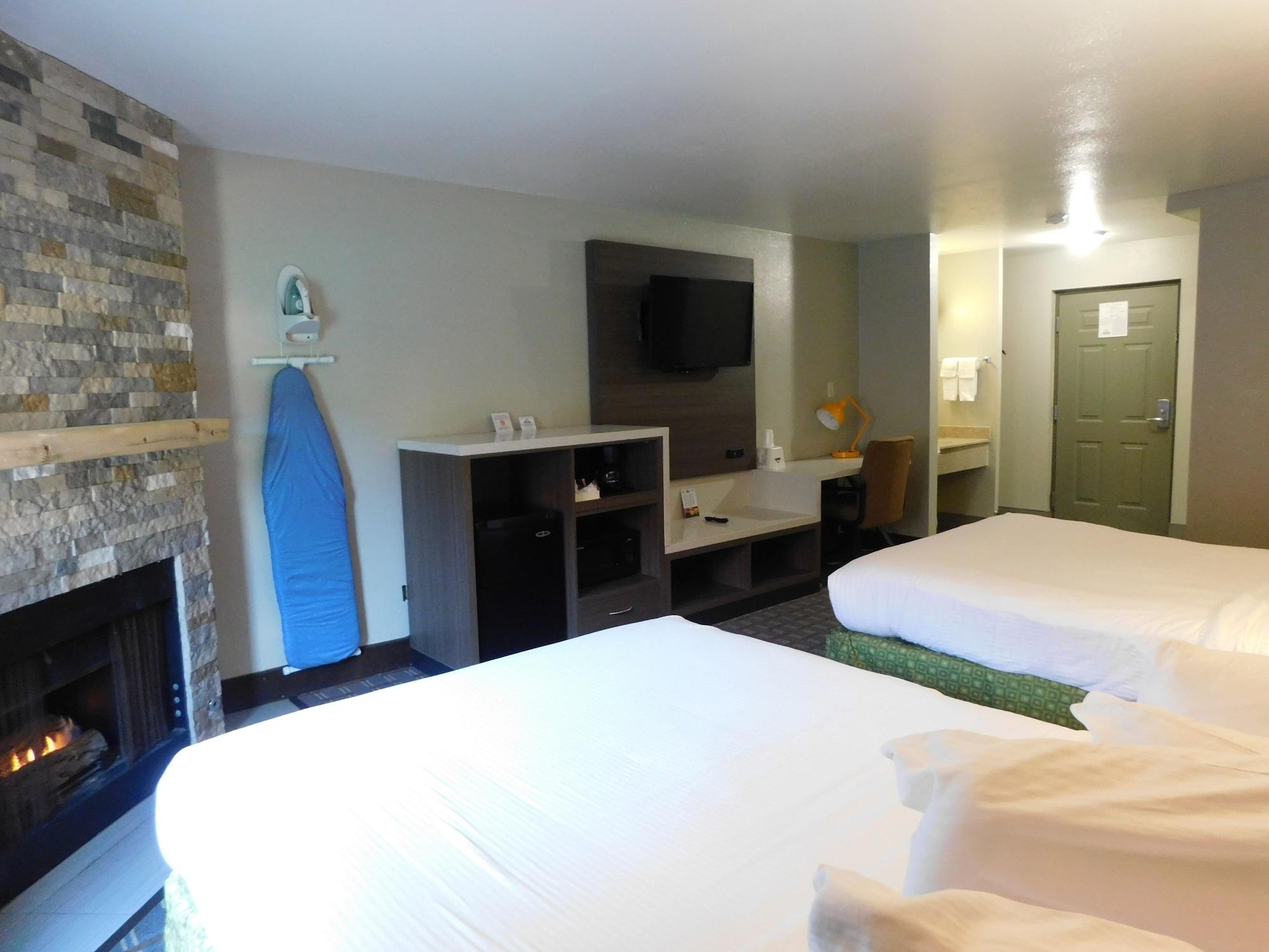 Days Inn & Suites By Wyndham Downtown Gatlinburg Parkway מראה חיצוני תמונה