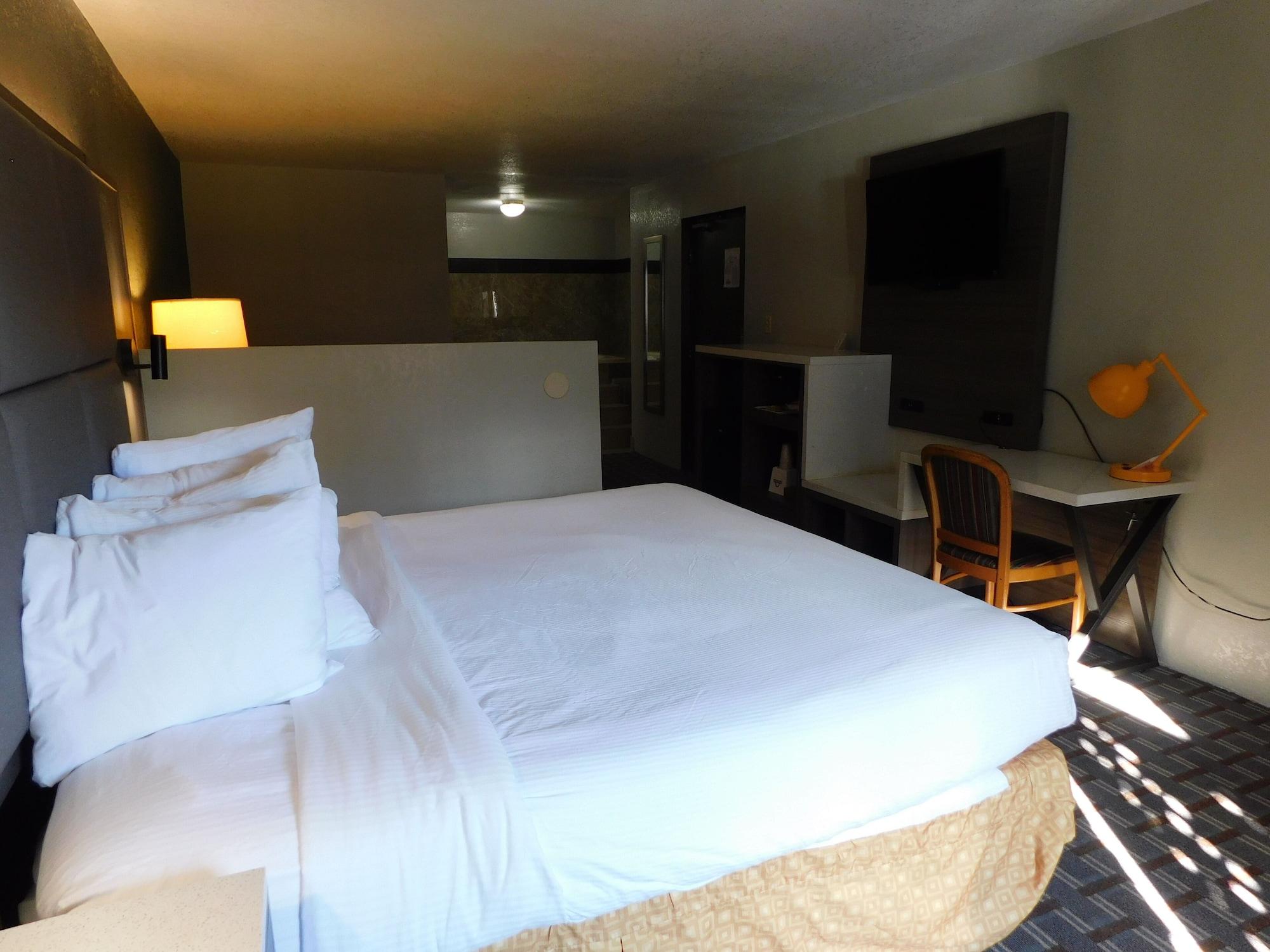 Days Inn & Suites By Wyndham Downtown Gatlinburg Parkway מראה חיצוני תמונה