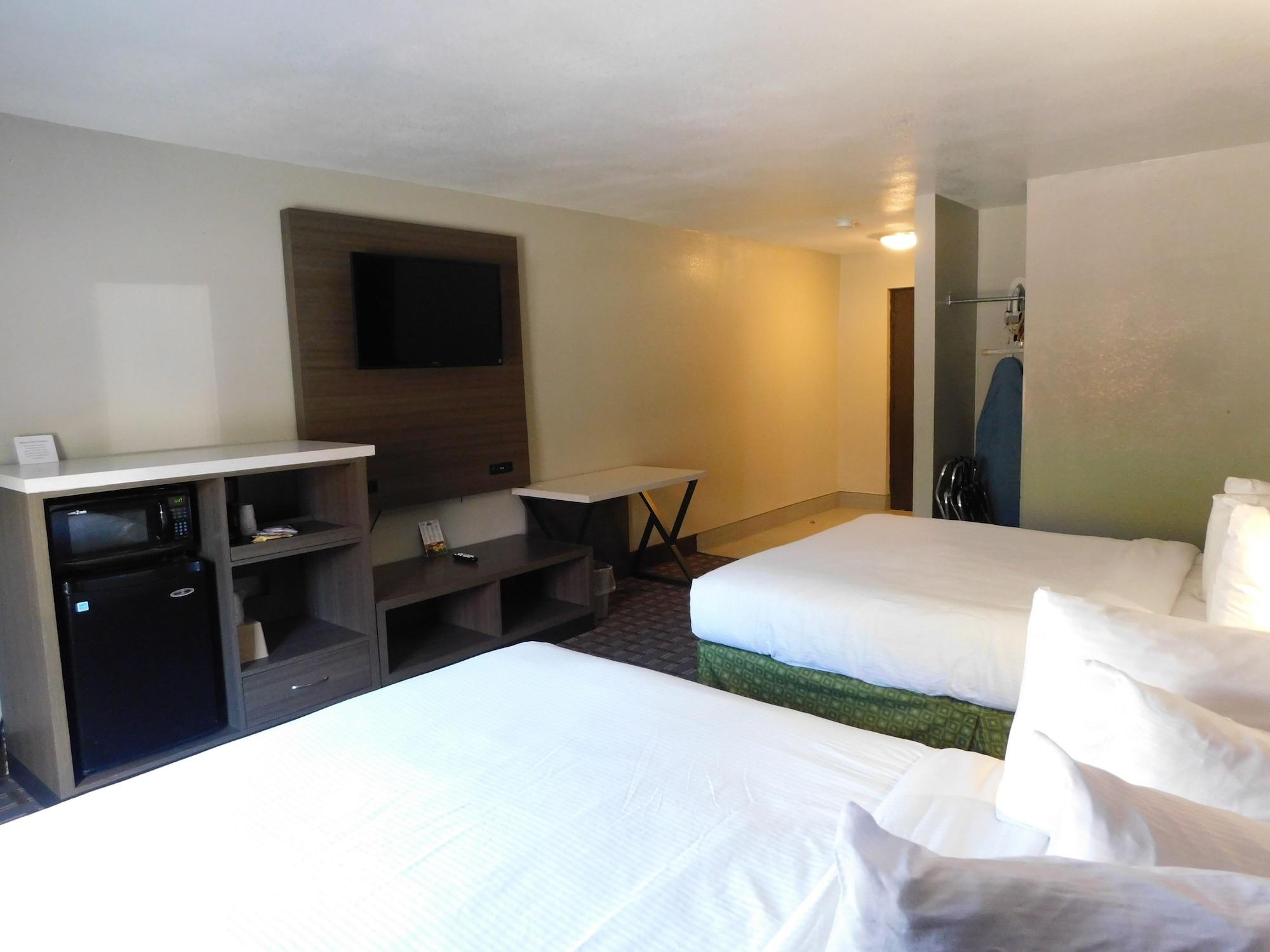 Days Inn & Suites By Wyndham Downtown Gatlinburg Parkway מראה חיצוני תמונה