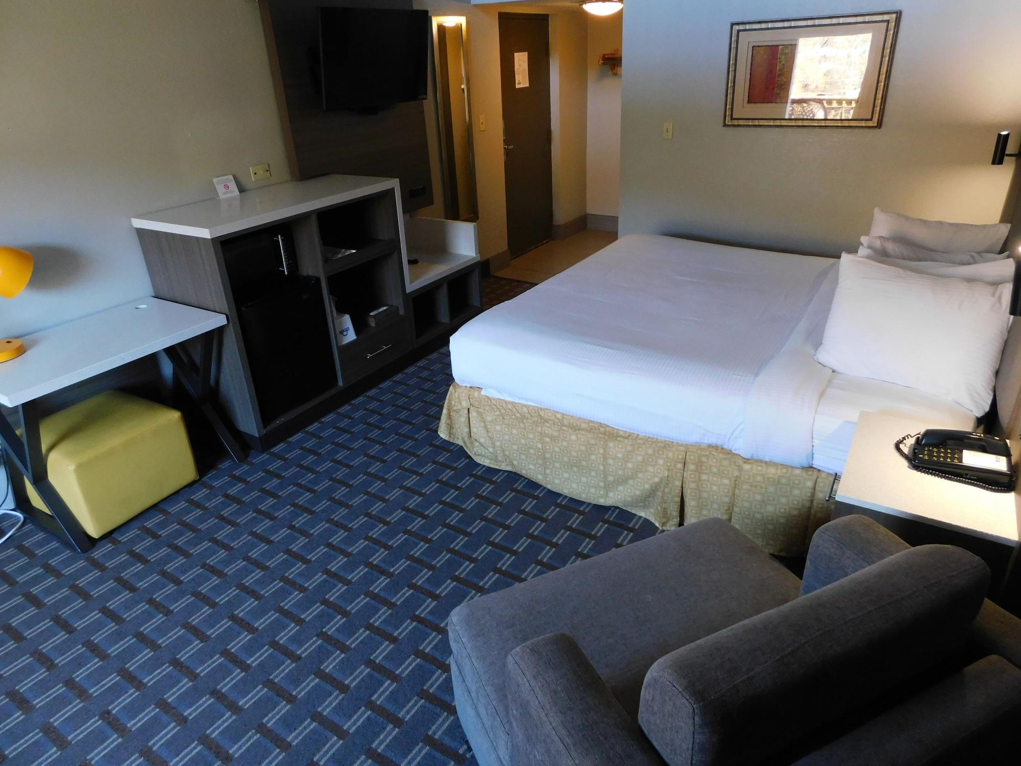 Days Inn & Suites By Wyndham Downtown Gatlinburg Parkway מראה חיצוני תמונה