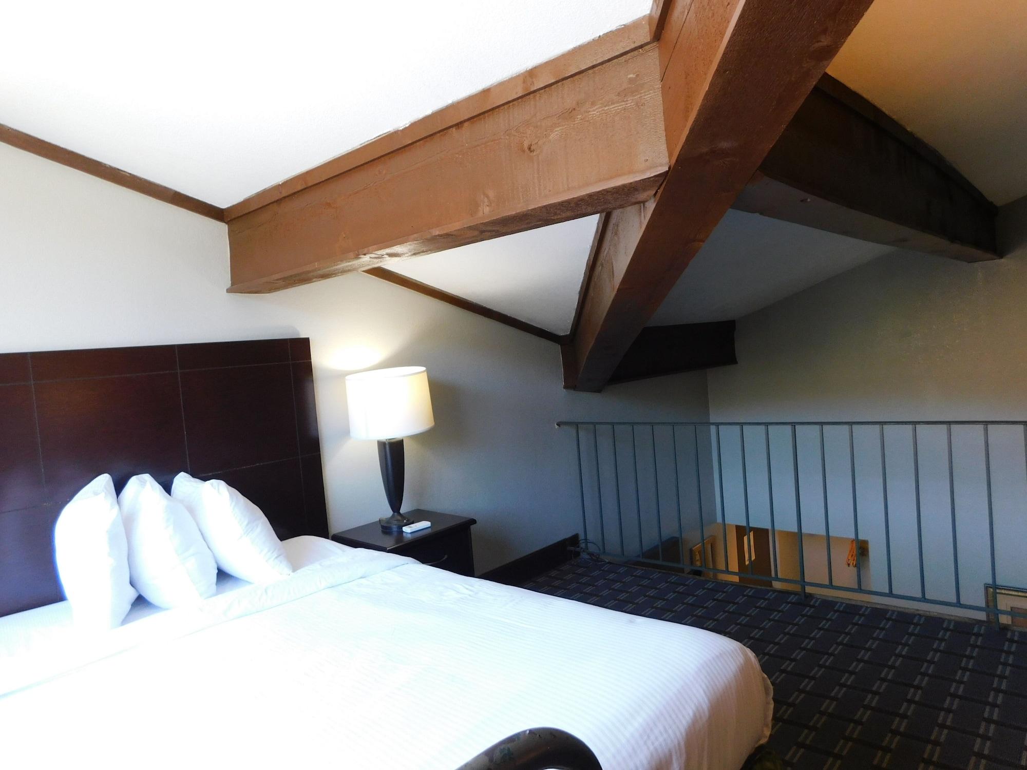 Days Inn & Suites By Wyndham Downtown Gatlinburg Parkway מראה חיצוני תמונה