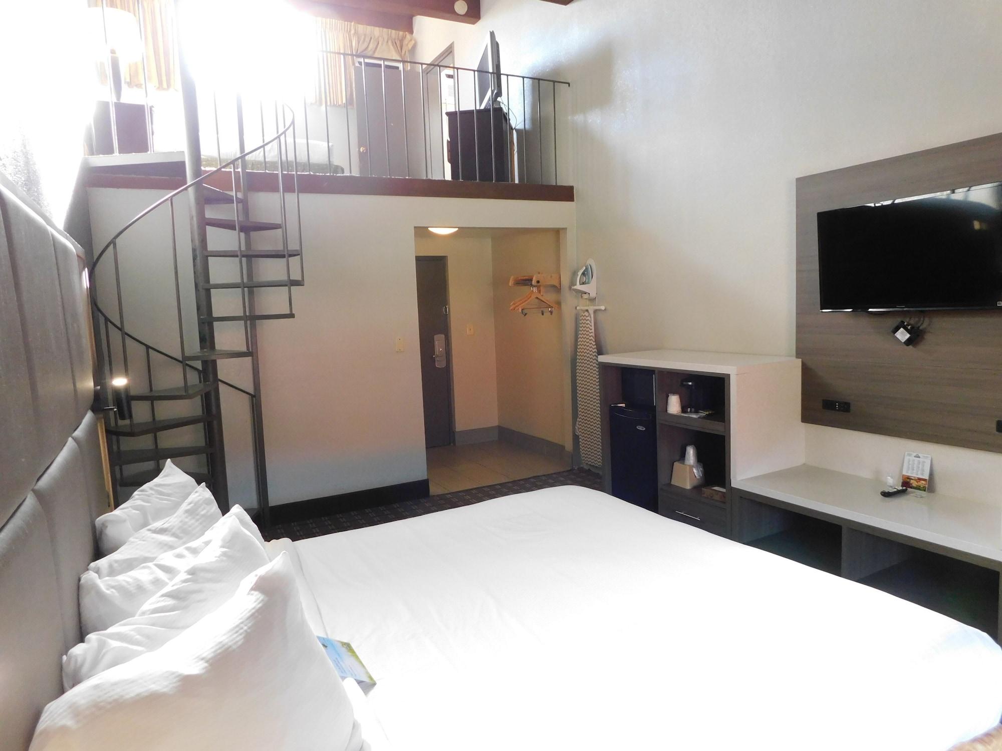 Days Inn & Suites By Wyndham Downtown Gatlinburg Parkway מראה חיצוני תמונה