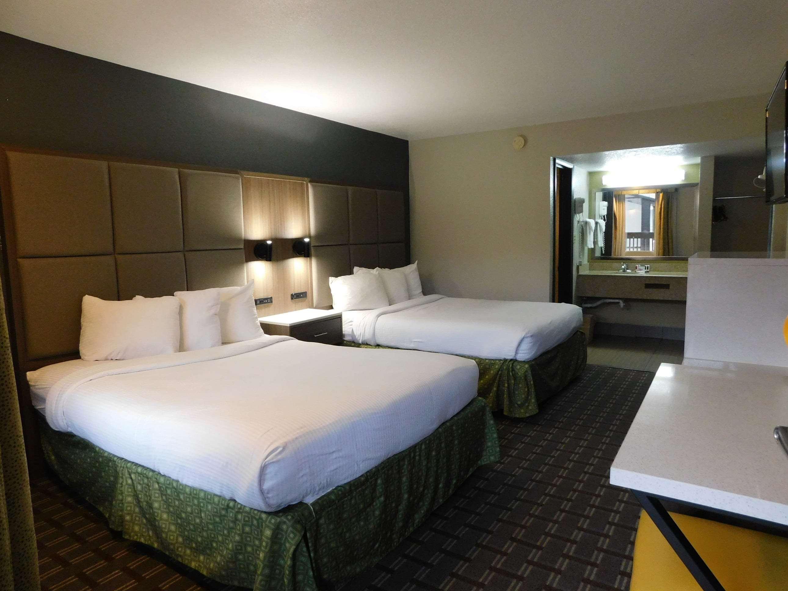 Days Inn & Suites By Wyndham Downtown Gatlinburg Parkway מראה חיצוני תמונה
