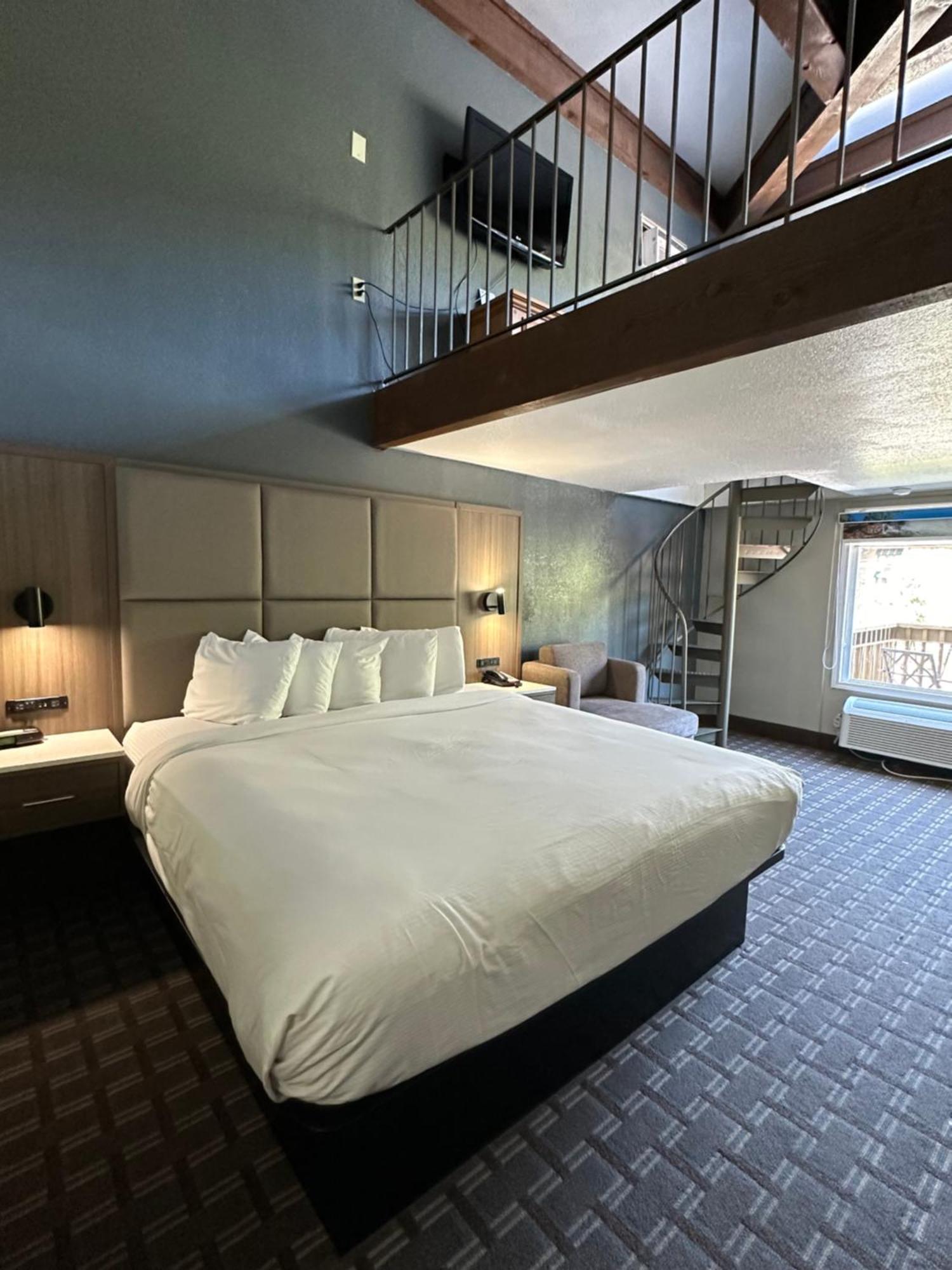 Days Inn & Suites By Wyndham Downtown Gatlinburg Parkway מראה חיצוני תמונה