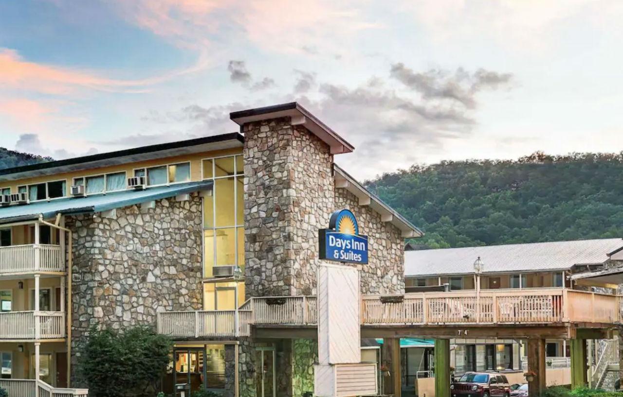 Days Inn & Suites By Wyndham Downtown Gatlinburg Parkway מראה חיצוני תמונה