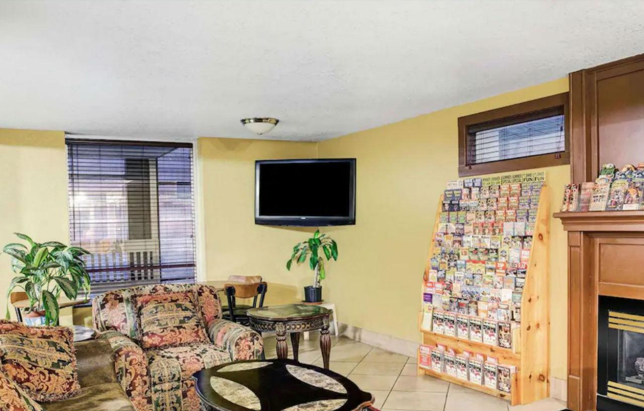 Days Inn & Suites By Wyndham Downtown Gatlinburg Parkway מראה חיצוני תמונה